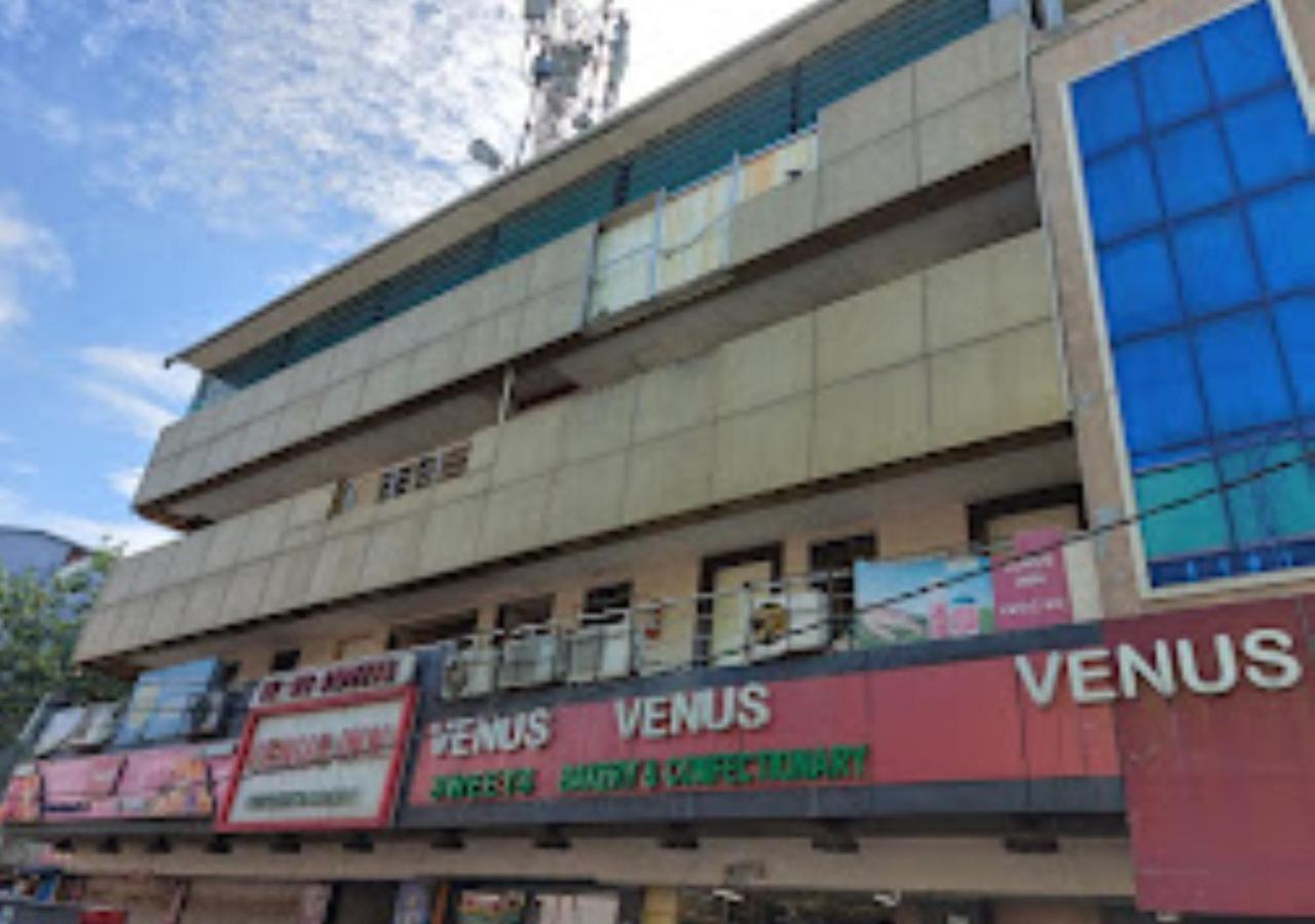 בובנשוואר Hotel Venus Inn Bhubaneshwar מראה חיצוני תמונה