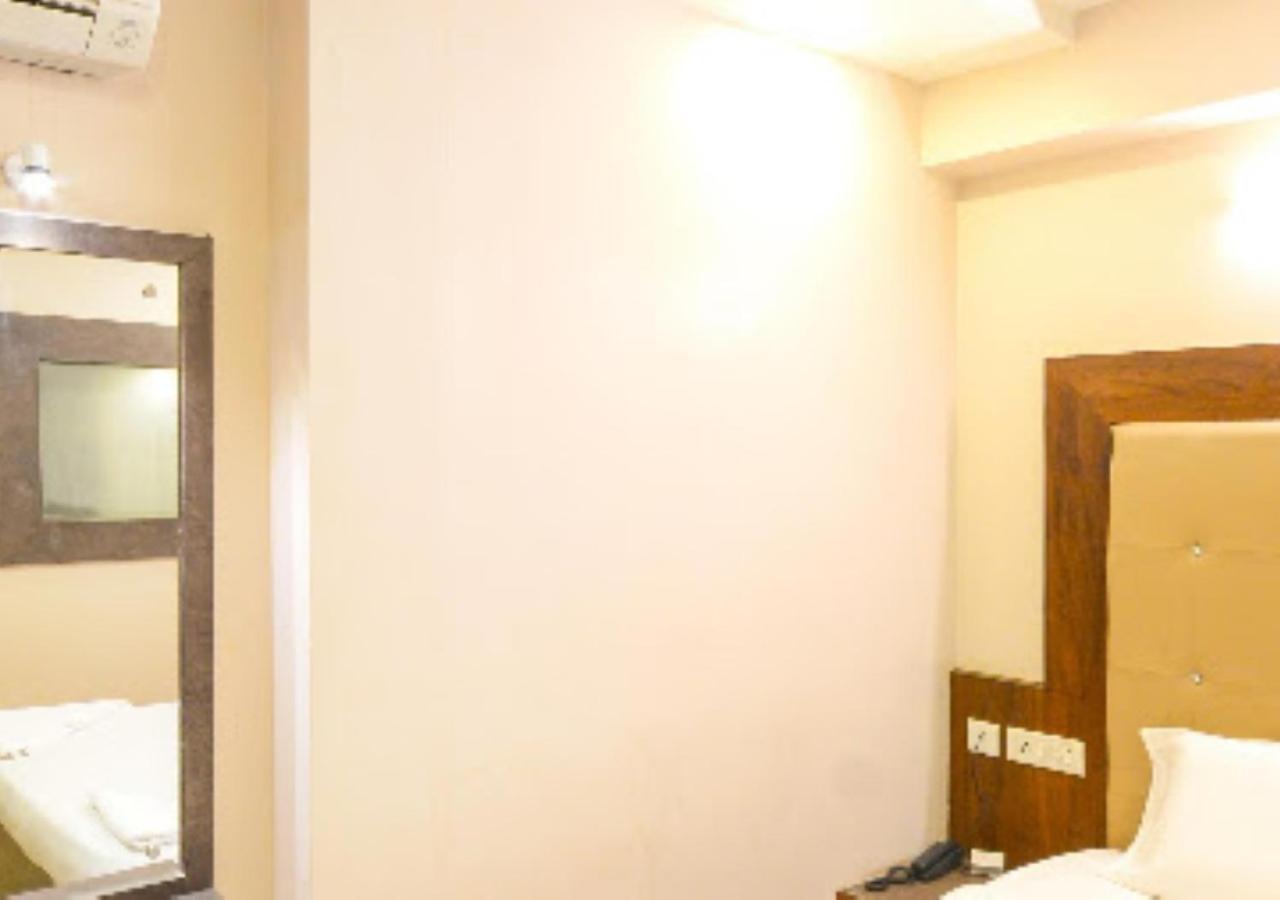 בובנשוואר Hotel Venus Inn Bhubaneshwar מראה חיצוני תמונה