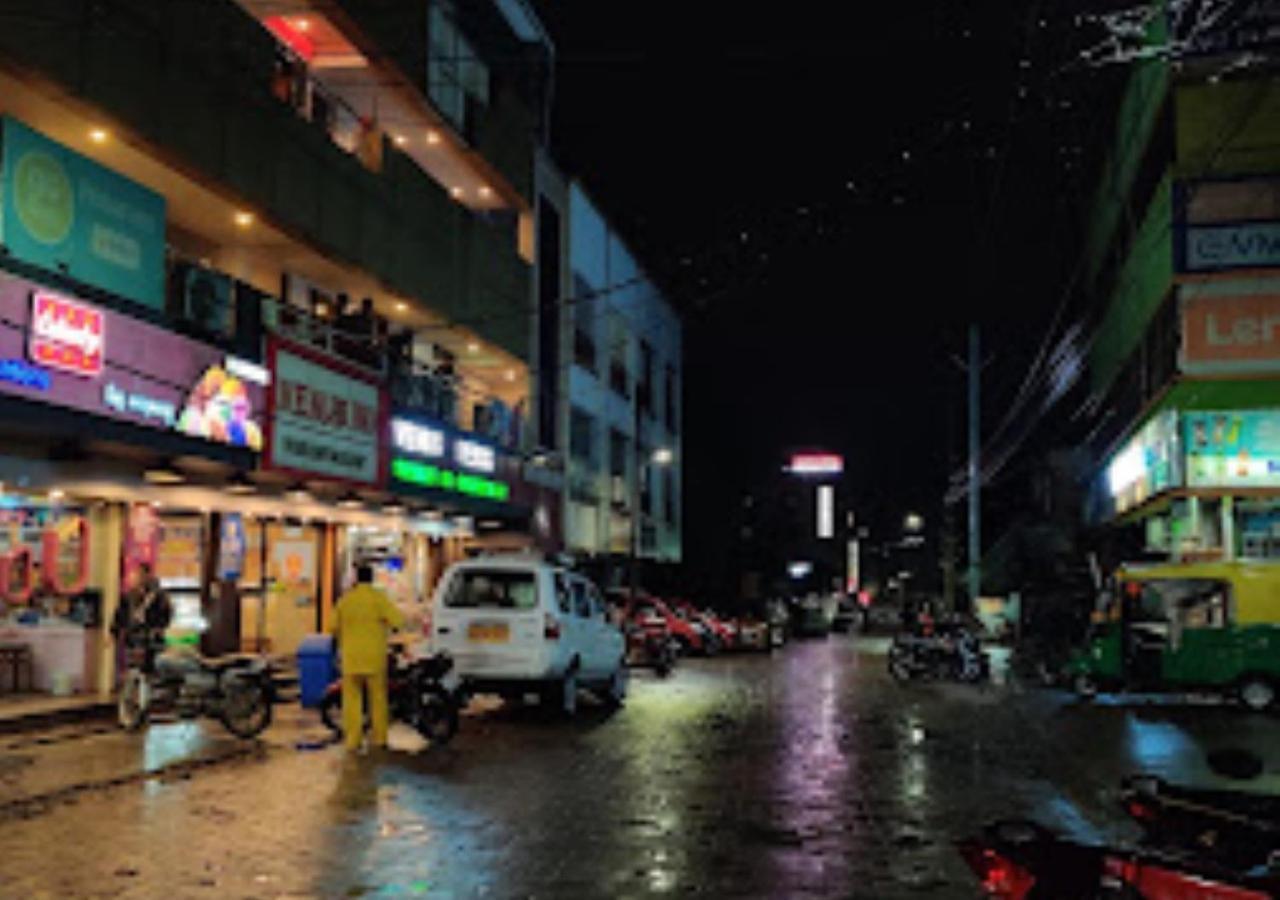 בובנשוואר Hotel Venus Inn Bhubaneshwar מראה חיצוני תמונה